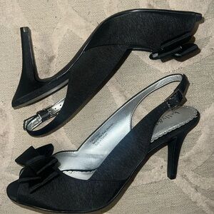 NWOT🌷KELLY & KATIE🌷Black grosgrain slingback bow peeptoe heels